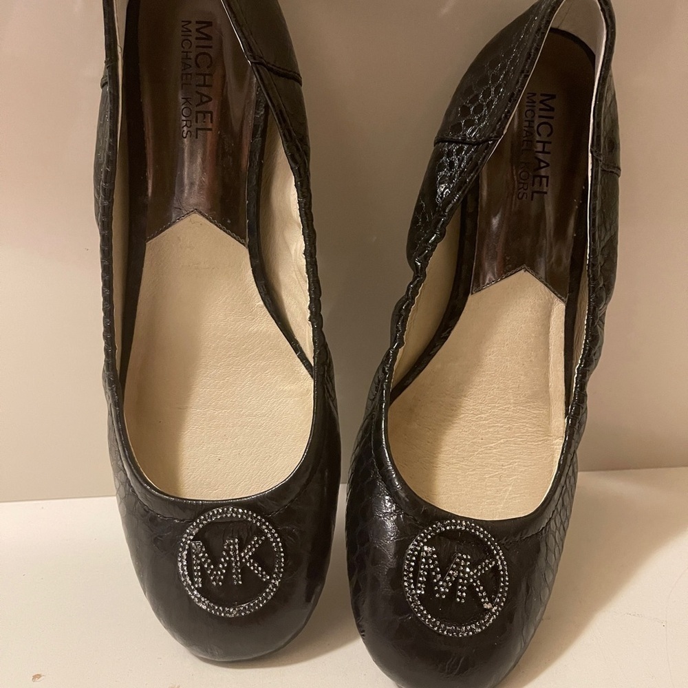 Michael Kors Fulton Black Quilted
Leather Ballet Flat Shoes Silver MK.brand new - Picture 5 of 16